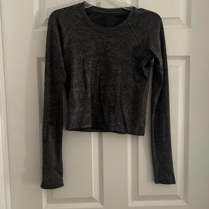 Gray/green Lululemon swiftly top